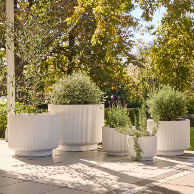 Chord Footed Cylinder Pot