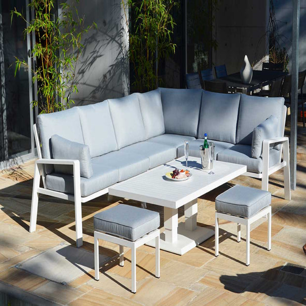 Carrington Corner Lounge